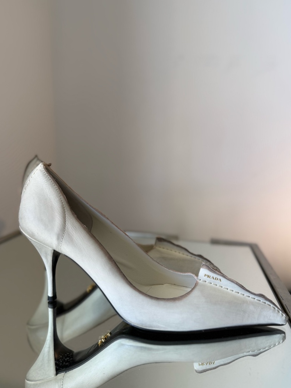 New Prada Antiqued Leather Pumps $1,550 39.5 - Picture 10 of 16